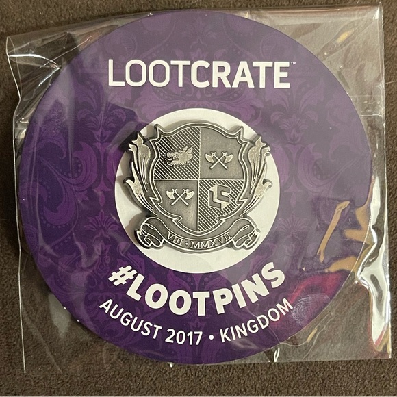 NIP - Aug 2017 Loot Crate Kingdoms Pin - Picture 1 of 2